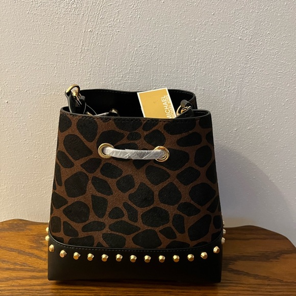 MICHAEL Michael Kors Mercer Gallery Convertible Shoulder Bag - Picture 2 of 7